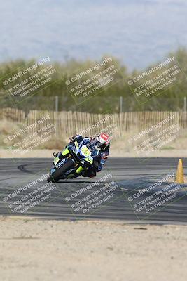 media/Jan-15-2026-Racers Edge (Thu) [[dfebeb70ab]]/2-A Group/Session 5 Turn 2/